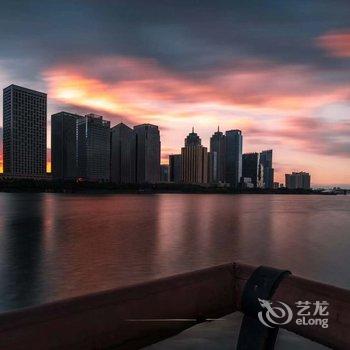 天津海河映象电竞海景公寓(海洋馆滨海高铁站店)酒店提供图片