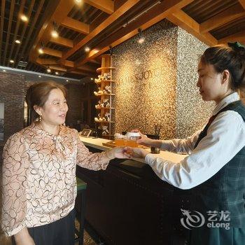 喆啡酒店(南充西华师大华凤校区气象公园店)酒店提供图片