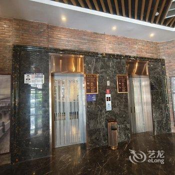 喆啡酒店(南充西华师大华凤校区气象公园店)酒店提供图片