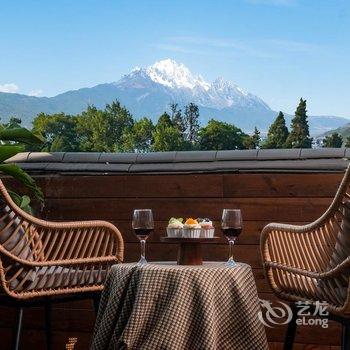 半山丽舍·设计师观雪山全景美宿静谧花园(丽江狮子山店)酒店提供图片