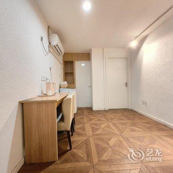 筑美印象酒店式公寓(青岛台东步行街店)酒店提供图片