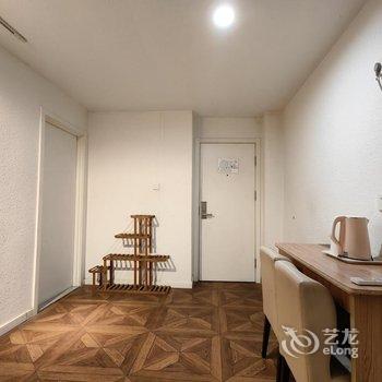 筑美印象酒店式公寓(青岛台东步行街店)酒店提供图片