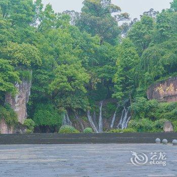 峨眉山观景温泉汤屋酒店提供图片