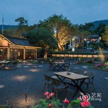 峨眉山观景温泉汤屋酒店提供图片