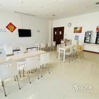 青岛赫润酒店(动车小镇店)酒店提供图片