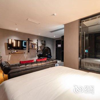 桃丝艺术酒店(南宁金湖广场地铁站店)酒店提供图片