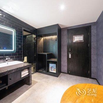 桃丝艺术酒店(南宁金湖广场地铁站店)酒店提供图片