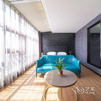 桃丝艺术酒店(南宁金湖广场地铁站店)酒店提供图片