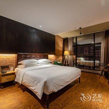 桃丝艺术酒店(南宁金湖广场地铁站店)酒店提供图片