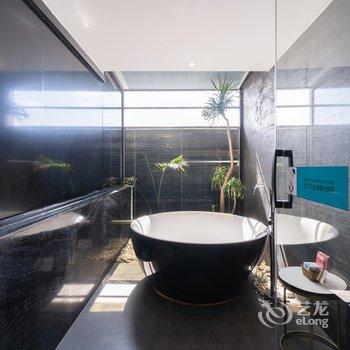 桃丝艺术酒店(南宁金湖广场地铁站店)酒店提供图片