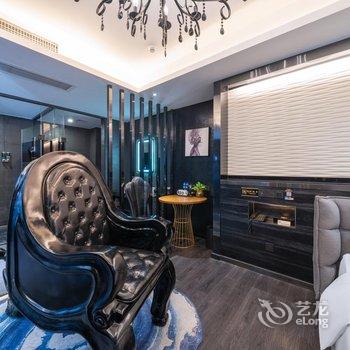 桃丝艺术酒店(南宁金湖广场地铁站店)酒店提供图片