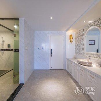 桃丝艺术酒店(南宁金湖广场地铁站店)酒店提供图片