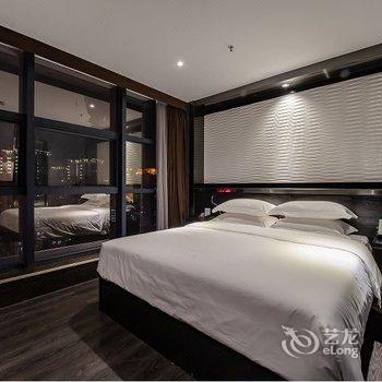 桃丝艺术酒店(南宁金湖广场地铁站店)酒店提供图片
