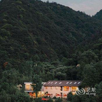 溪山深渡·山谷索桥·泳池度假民宿酒店提供图片