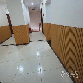 东郊宾馆(重庆巴南鱼胡路轻轨站店)酒店提供图片