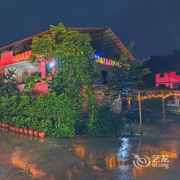 天生三桥瑗纤酒店(天坑地缝店)酒店提供图片