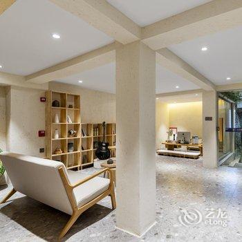 喜住美天全景美宿(西江千户苗寨一号风雨桥店)酒店提供图片