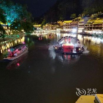 凤凰佳悦客栈酒店提供图片