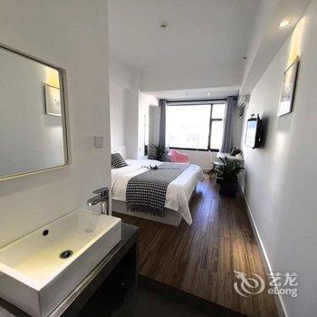 阳光满屋酒店(广西艺术学校麻村地铁站店)酒店提供图片