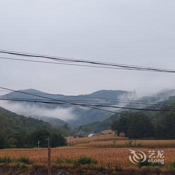 青山沟桥头农家院酒店提供图片