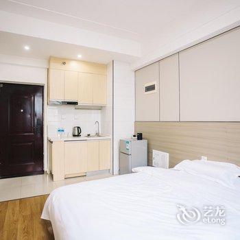 柚子电竞酒店(青岛台东步行街店)酒店提供图片