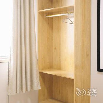 柚子电竞酒店(青岛台东步行街店)酒店提供图片