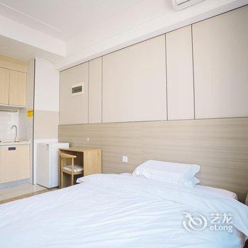 柚子电竞酒店(青岛台东步行街店)酒店提供图片