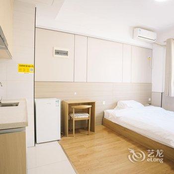 柚子电竞酒店(青岛台东步行街店)酒店提供图片