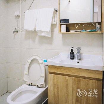柚子电竞酒店(青岛台东步行街店)酒店提供图片