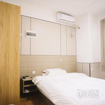 柚子电竞酒店(青岛台东步行街店)酒店提供图片
