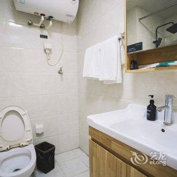 柚子电竞酒店(青岛台东步行街店)酒店提供图片