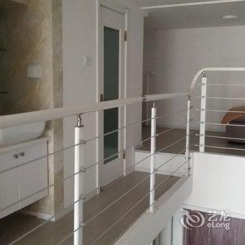 青岛齐灿女士公寓(亚振艺术馆分店)酒店提供图片