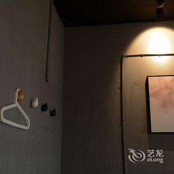 重庆请回答1993公寓(重庆大轰炸惨案遗址分店)酒店提供图片