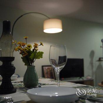 上海外滩边的英式老房带阳台Loft旅行家复式酒店提供图片