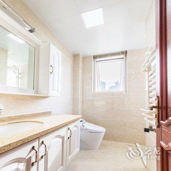 青岛途悦豪华度假公寓(崂山风景区小河东馨苑)(生态美术馆分店)酒店提供图片