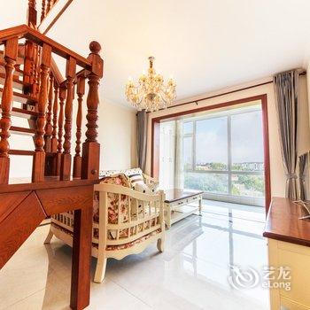 青岛途悦豪华度假公寓(崂山风景区小河东馨苑)(生态美术馆分店)酒店提供图片