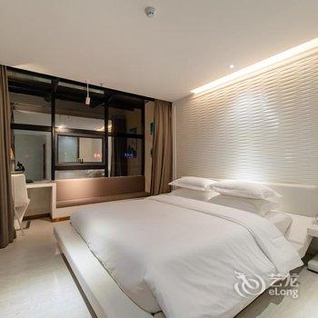 桃丝艺术酒店(南宁金湖广场地铁站店)酒店提供图片