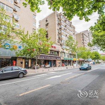 洛兮儿特色民宿(青岛菏泽四路店)酒店提供图片