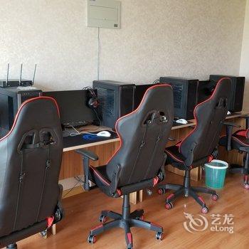 青岛E-MOD电竞公寓(西田村分店)酒店提供图片