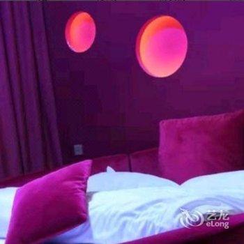 陆良颐景源主题酒店酒店提供图片