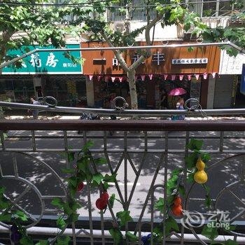 上海梧桐树下的老洋房特色民宿(襄阳南路分店)酒店提供图片