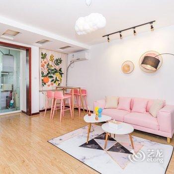 青岛Locals路客·青岛市南A51舍公寓(带我回家吧分店)酒店提供图片