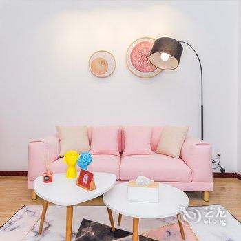 青岛Locals路客·青岛市南A51舍公寓(带我回家吧分店)酒店提供图片