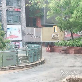 重庆谯公寓(新立村分店)酒店提供图片