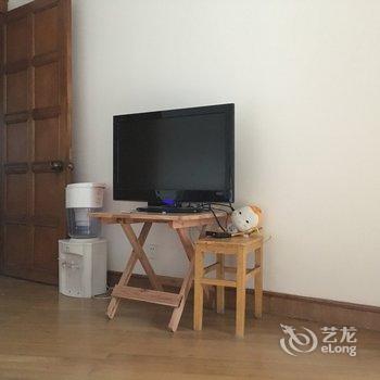 上海近华东理工大学清新原木风梅陇小屋酒店提供图片