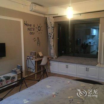 青岛会游泳的大熊猫公寓酒店提供图片