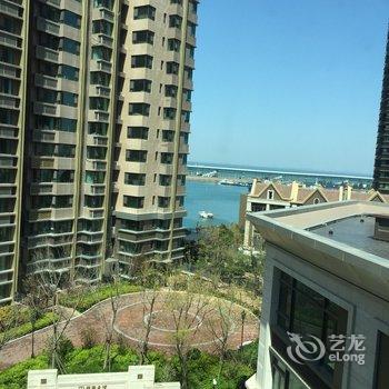 青岛会游泳的大熊猫公寓酒店提供图片