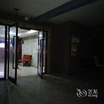 重庆夜景上的重庆公寓酒店提供图片