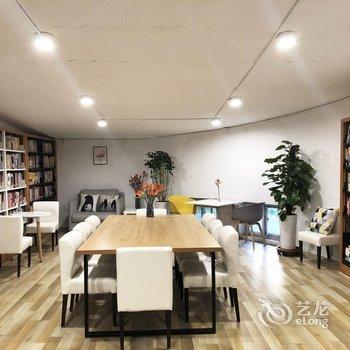 筑美印象酒店式公寓(青岛台东步行街店)酒店提供图片