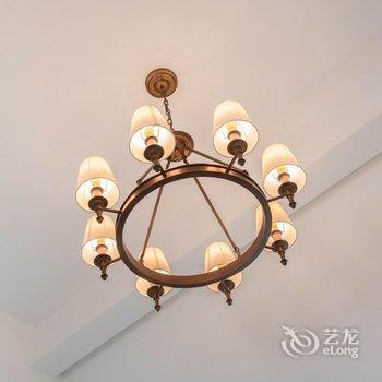 青岛电动沙发榻榻米吊蓝4.6米层高公寓酒店提供图片
